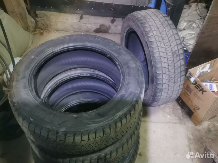 Bridgestone Blizzak DM-V2 215/60 R17