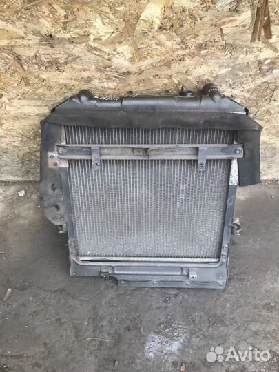Радиатор охлаждения двигателя Isuzu Elf NKR81E
