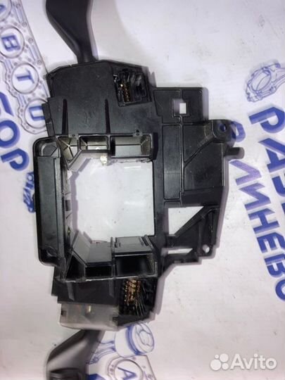 Подрулевой переключатель поворотников Ford Focus 2
