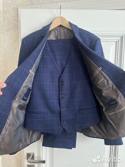 Костюм тройка мужской 52 54