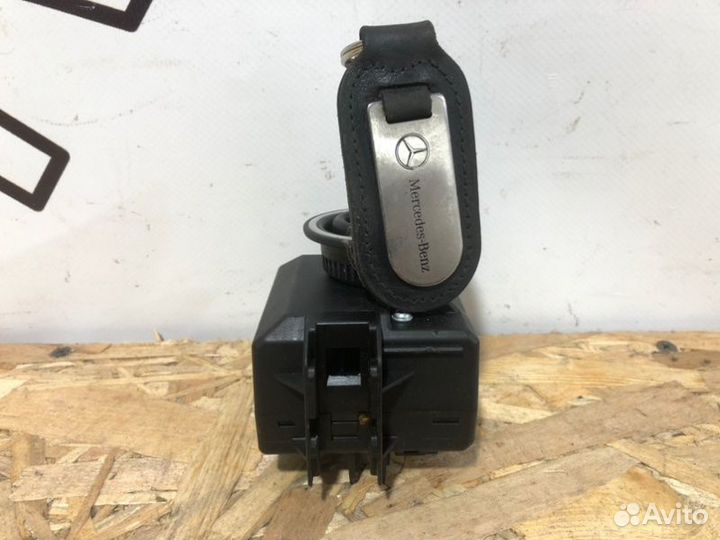 Замок зажигания Mercedes-Benz C-Class W204 Рестайл