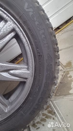 Goodyear Assurance TripleTred All-Season 235/55 R17 90H