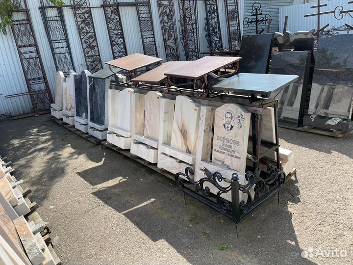 Памятники из мрамора Установка