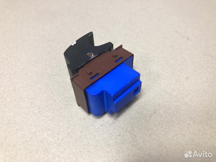 Кнопка открывания багажника VW Passat B7