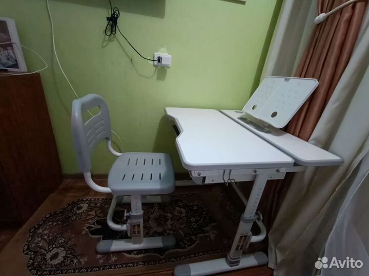 Растущая парта и стул