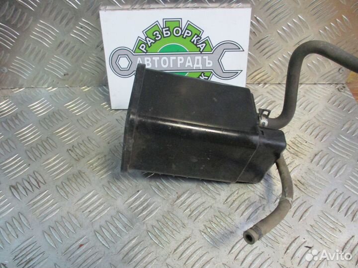 Фильтр угольный Toyota Yaris 2004г рест