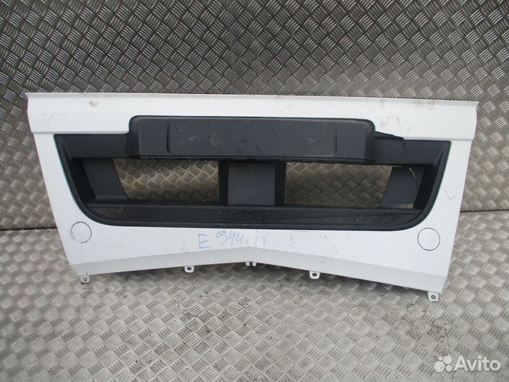 Решетка радиатора нижняя Mercedes-Benz A9608856401