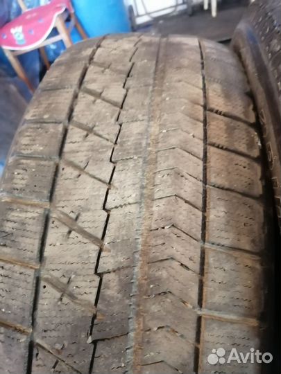 Bridgestone Blizzak VRX 225/60 R17