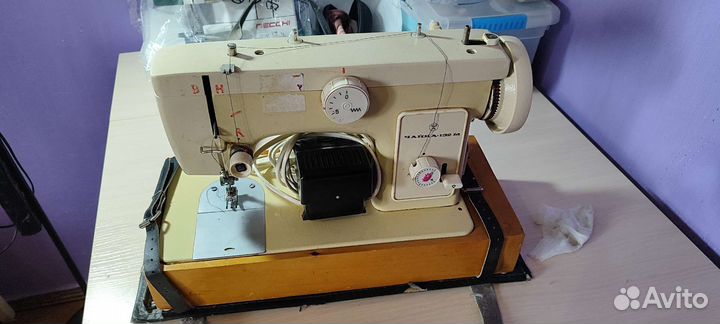 Швейная машинка Чайка