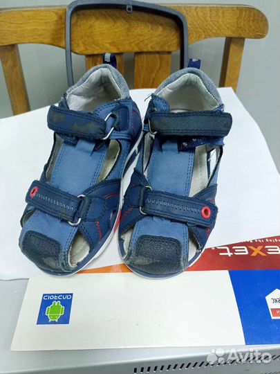 Сандали новые