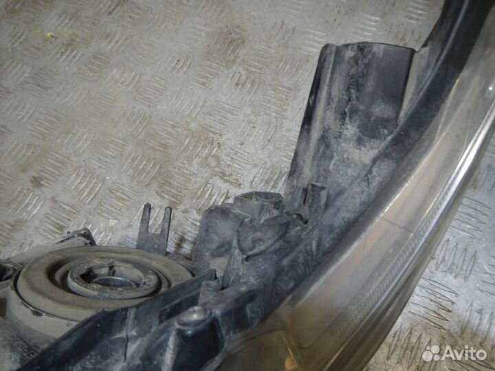 Фара левая, Toyota (Тойота) -corolla 150 (06)