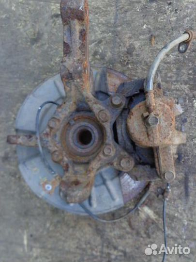 Кулак поворотный правый Suzuki Grand Vitara 2 JT