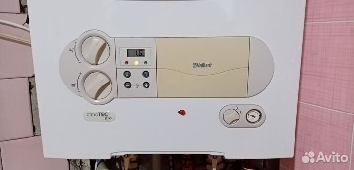 Газовый котел Vaillant VUW INT 240/3-3