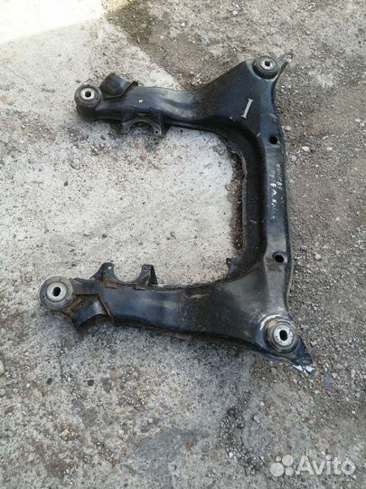 Передний подрамник Volkswagen Passat B5 aeb