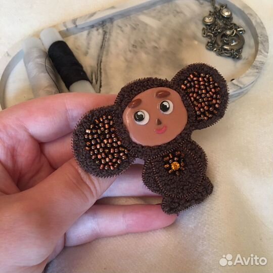 Брошь ручной работы Чебурашка