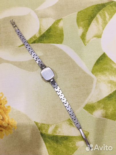 Часы заря 17 камней - женские