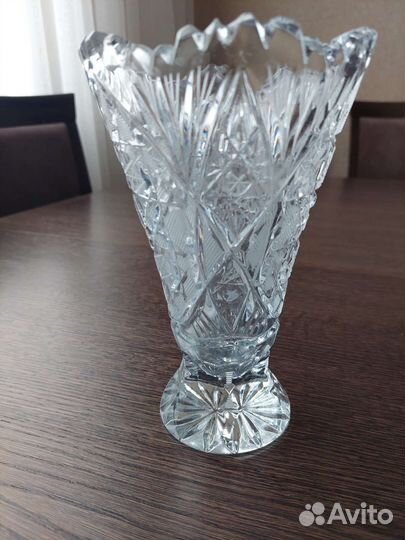Хрустальная ваза