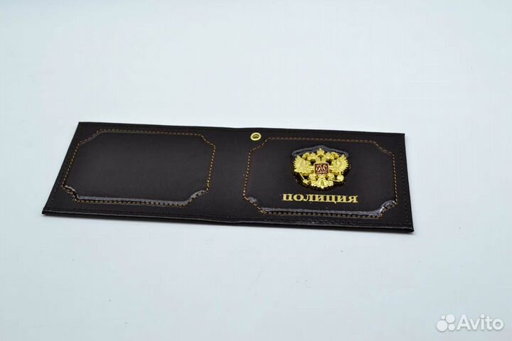 Обложка на удостоверение с металлическим гербом