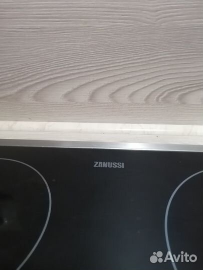 Электрическая варочная панель Zanussi