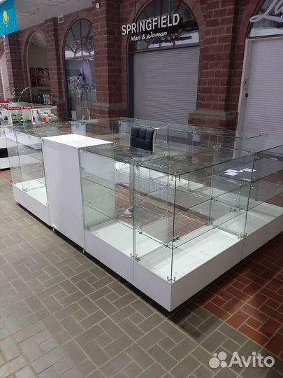 Торговый островок витрина