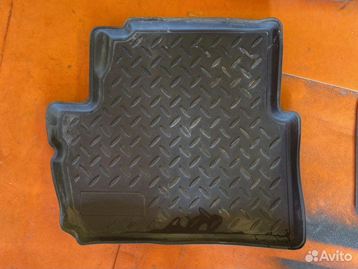 Коврики салона chevrolet spark m300