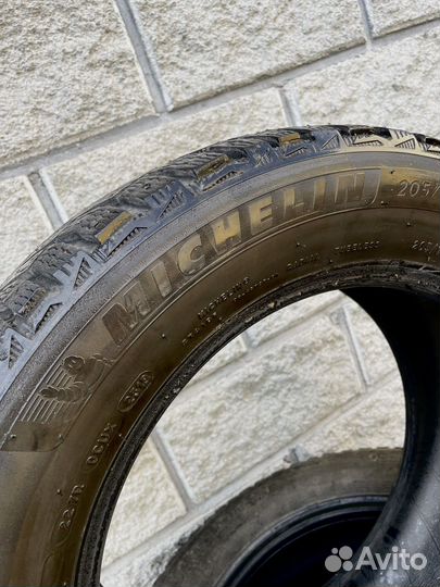 Michelin X-Ice North 4 205/60 R16 25F