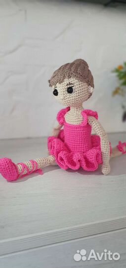 Вязаная кукла (балерина)
