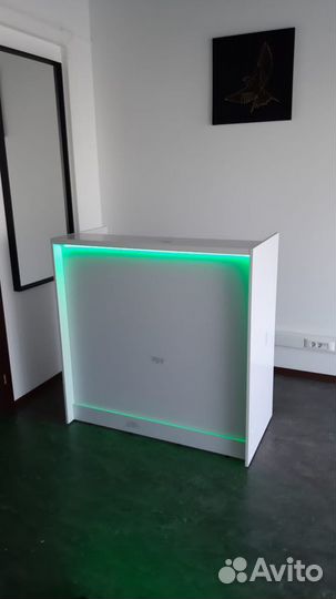 Стойка ресепшн