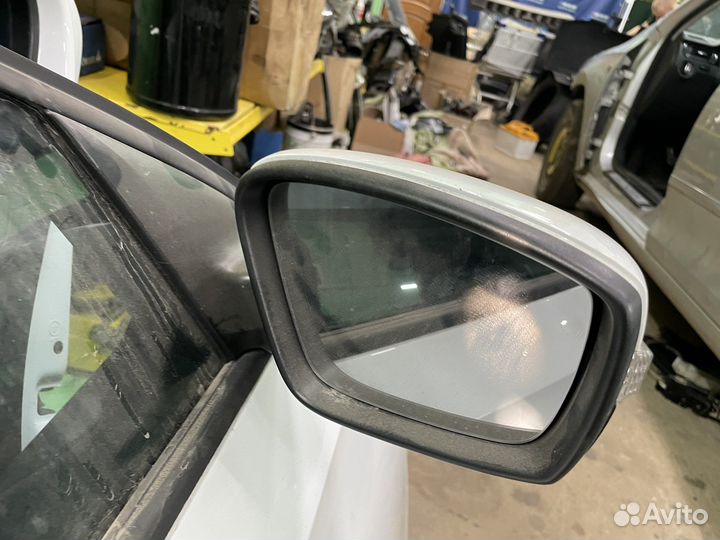 Зеркало правое skoda rapid