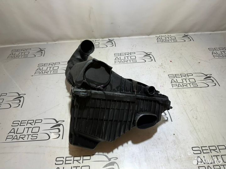 Корпус воздушного фильтра Volkswagen Touareg 7L