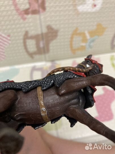 Рыцарь Ордена Дракона на коне Schleich