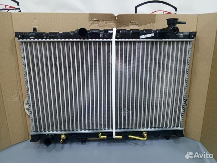 Радиатор охлаждения hyundai Santa Fe