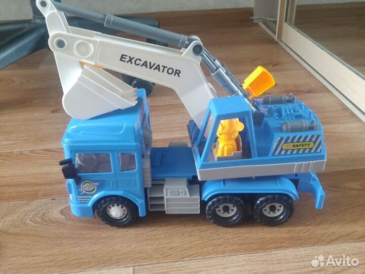 Машина эксковатор