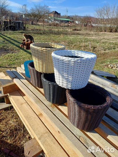 Кашпо из искусственного ротанга от 12л