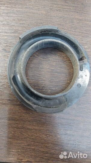 Уплотнительная резинка Bmw 750Lix F02 N63 4.4I