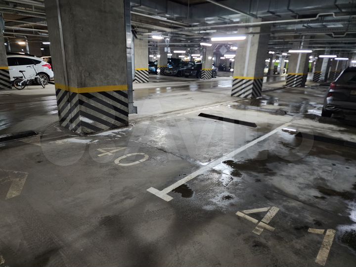 Машиноместо, 14 м²