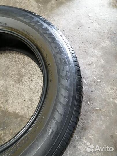 Bridgestone Dueler H/L 400 215/70 R17