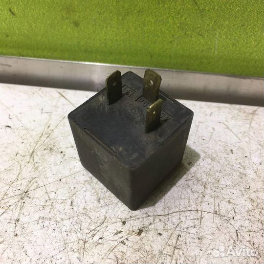 Реле поворотов Фольксваген Транспортер Т2 Т3 79