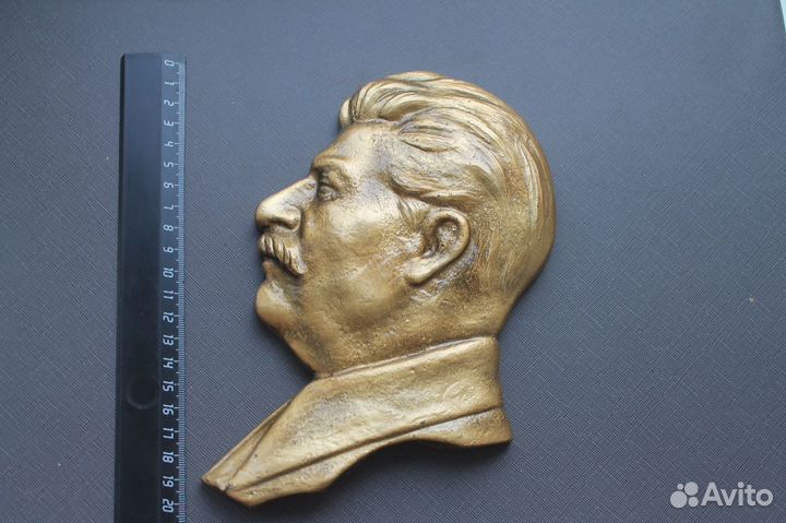 Барельеф вождь Сталин