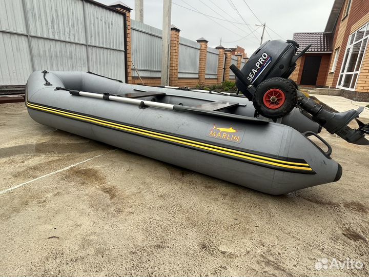 Лодка с мотором