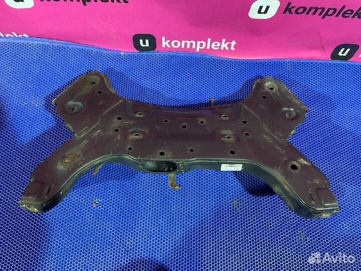 Подрамник передний