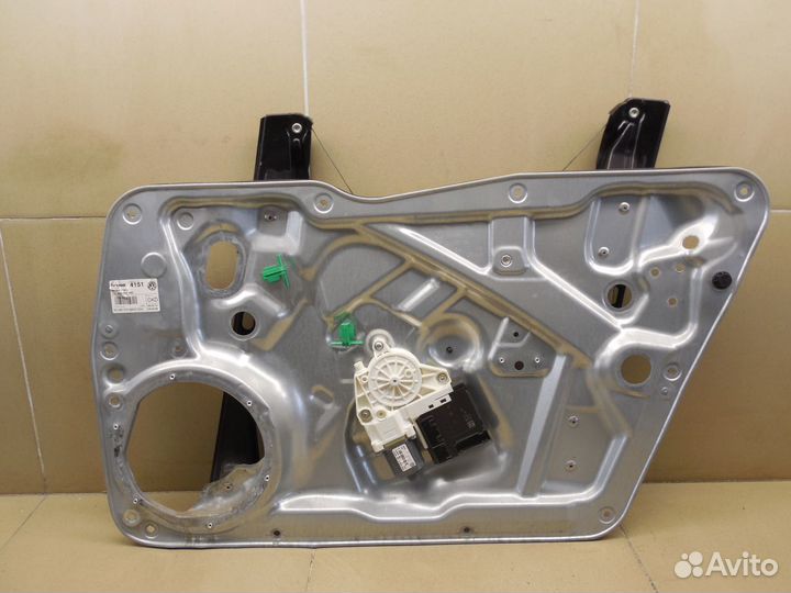 Стеклоподъемник электр. передний правый Tiguan 201