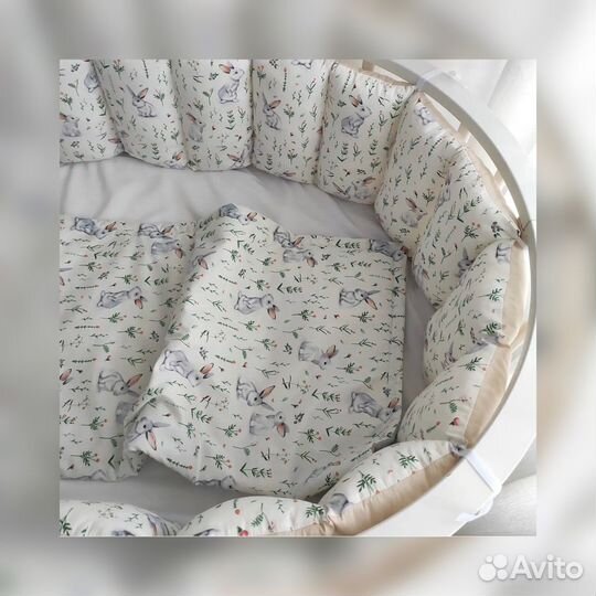 Комплект в кроватку новый