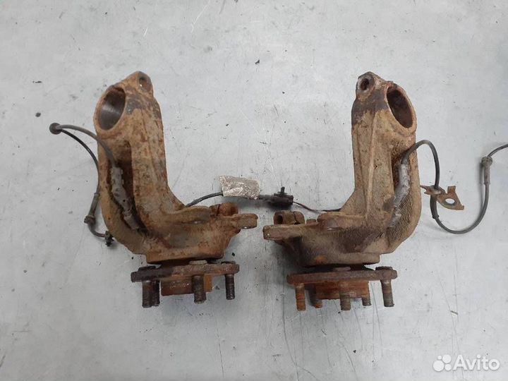 Кулак Jaguar X-Type 2002