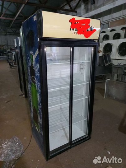 Холодильный шкаф витрина
