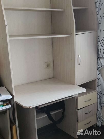 Компьютерный стол, уголок школьника