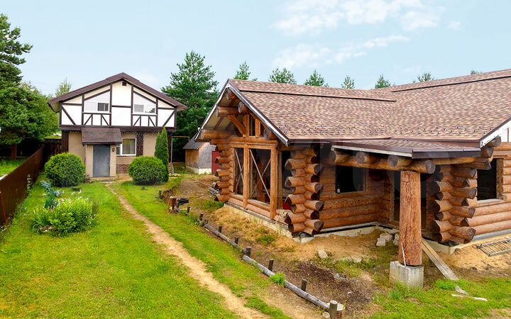 Дом 364 м² на участке 21 сот.