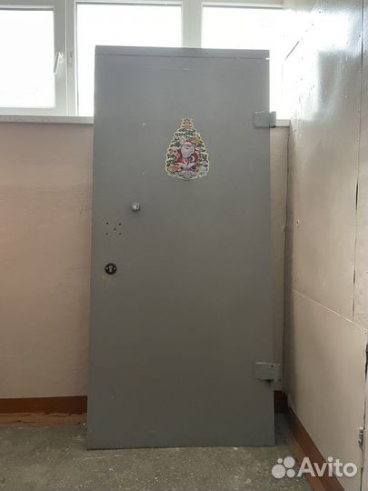 Металлическая дверь бу