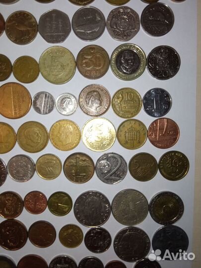 Набор монет зарубежных стран 100 штук