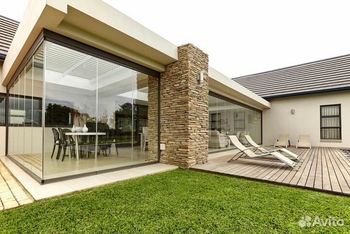 Безрамное раздвижное остекление